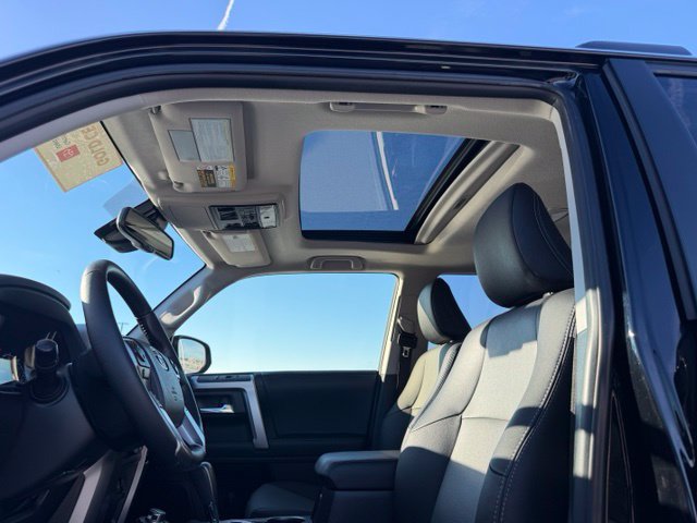 Used 2023 Toyota 4Runner SR5 Premium w/ Moonroof Package AWD/4WD image 27