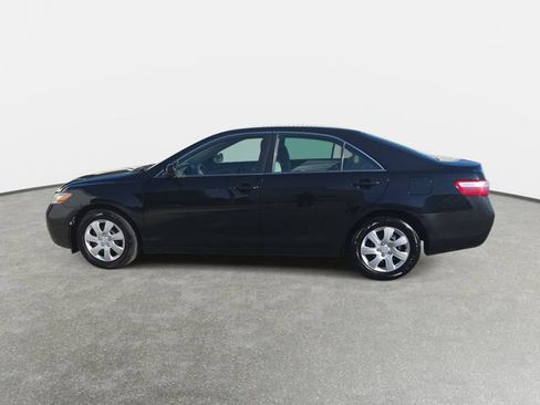Used 2009 Toyota Camry LE FWD image 9