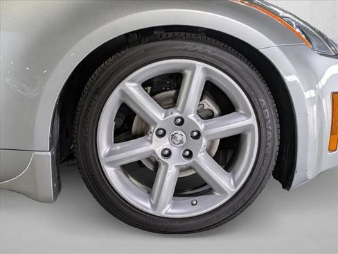 Used 2005 Nissan 350Z Touring image 19