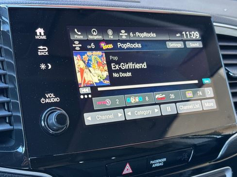 Used 2021 Honda Pilot Touring image 18