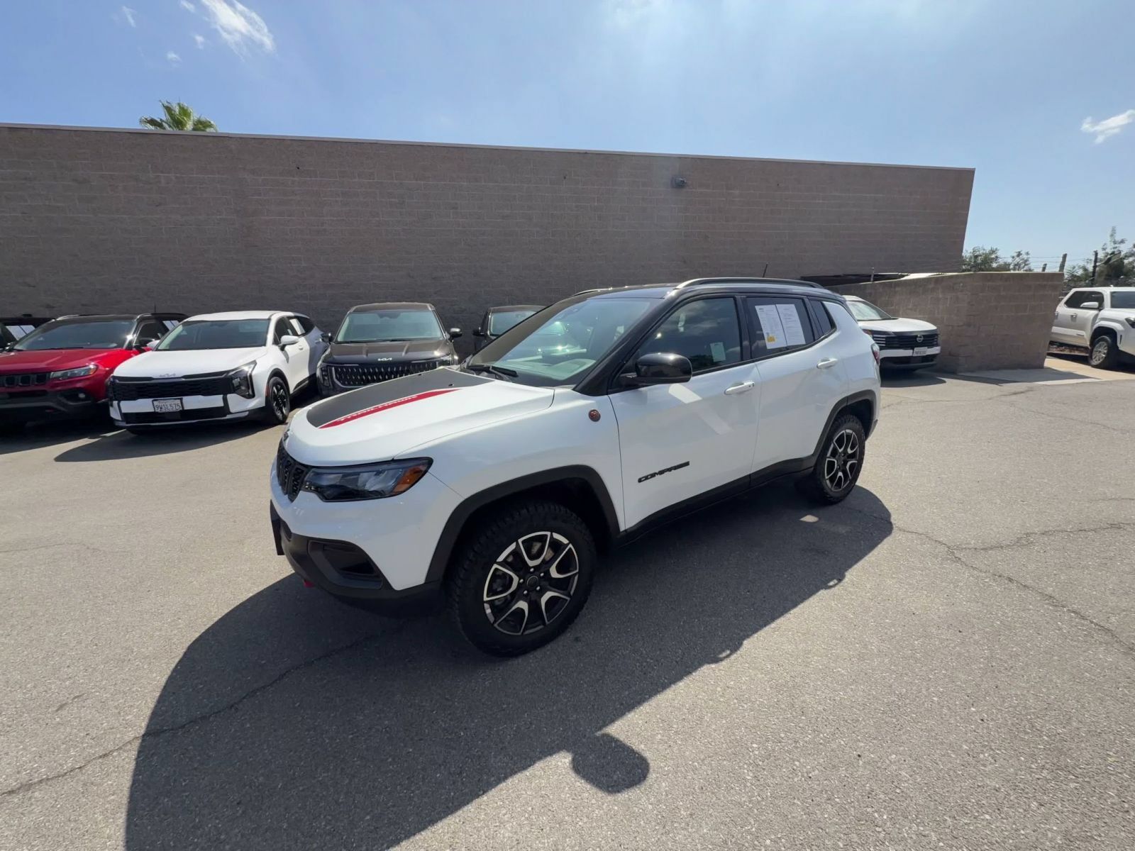 Used 2025 Jeep Compass Trailhawk AWD/4WD image 7