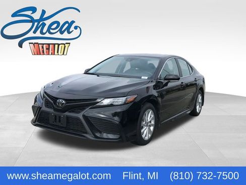 Used 2023 Toyota Camry SE image 1