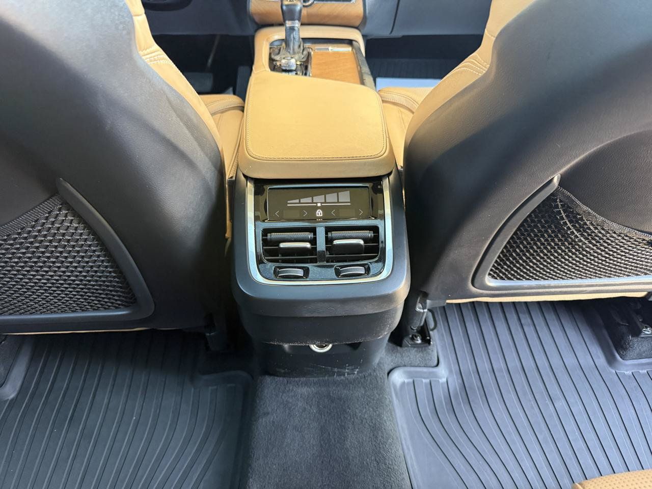 Used 2018 Volvo XC90 T6 Inscription w/ Convenience Package AWD/4WD image 16