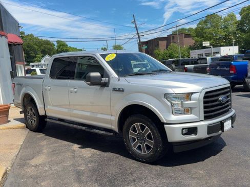 Used 2017 Ford F150 XLT w/ Equipment Group 302A Luxury AWD/4WD image 4