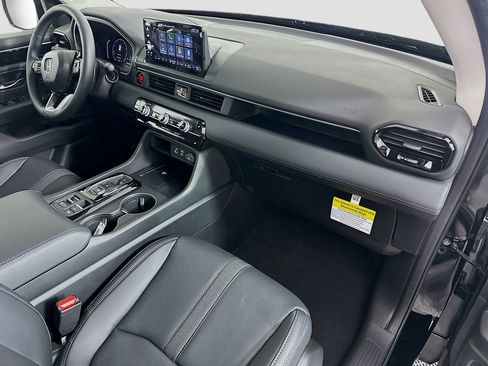 Certified 2025 Honda Pilot EX-L image 21