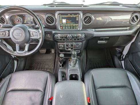 Used 2021 Jeep Wrangler Unlimited Sahara image 25