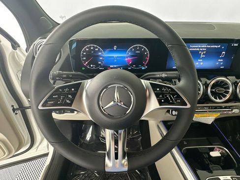 Used 2026 Mercedes-Benz GLA 250 image 11