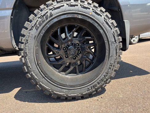 Used 2019 Nissan Titan SL w/ Midnight Edition AWD/4WD image 9