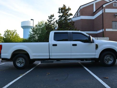 Used 2021 Ford F250 XL w/ Power Equipment Group RWD image 4