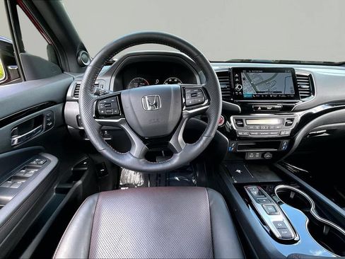 Certified 2025 Honda Ridgeline Black Edition image 8