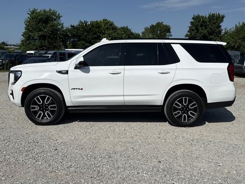Used 2023 GMC Yukon AT4 AWD/4WD image 3