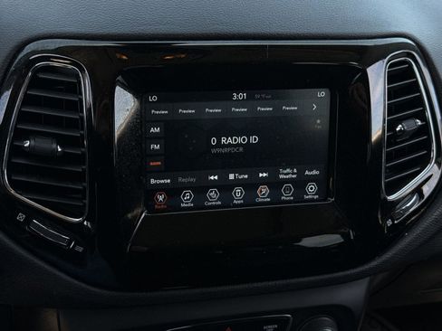 Used 2020 Jeep Compass Latitude image 13