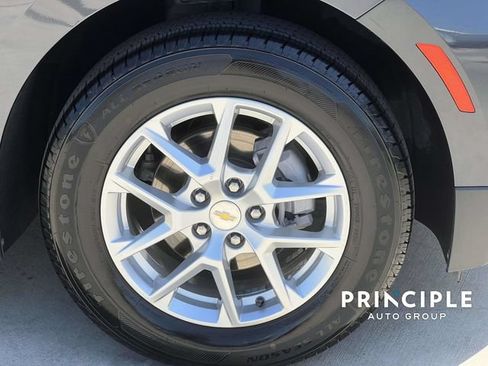 Used 2022 Chevrolet Equinox LS AWD/4WD image 4