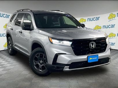 Used 2025 Honda Pilot TrailSport