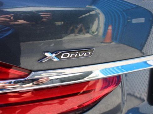 Used 2016 BMW 750i xDrive image 40