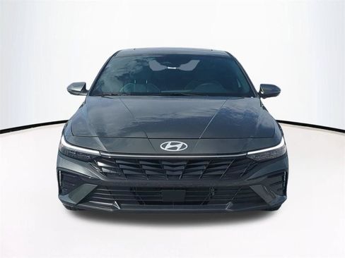 New 2026 Hyundai Elantra Limited FWD image 3