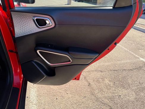 Used 2020 Kia Soul LX image 16