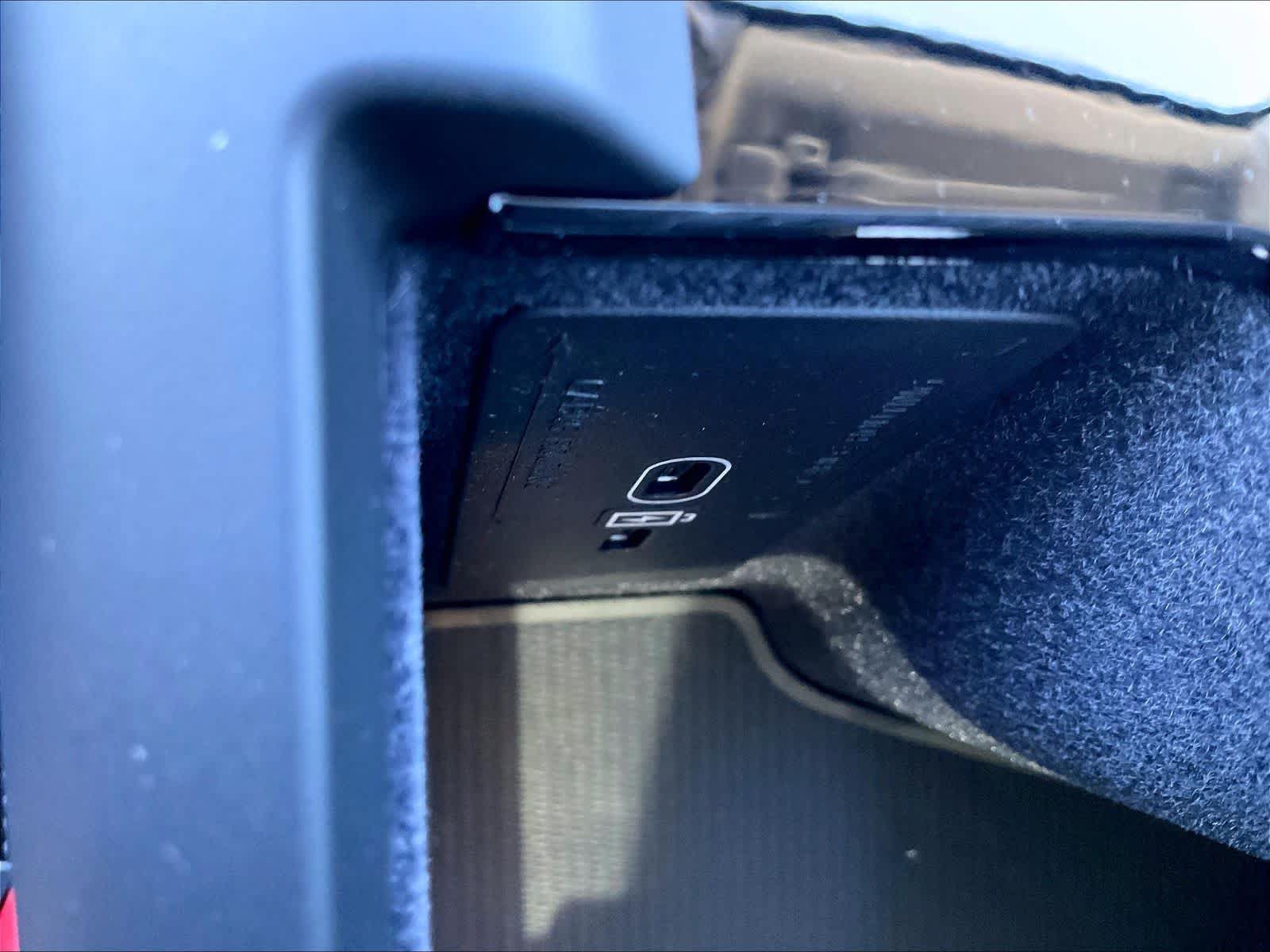 New 2027 Volvo XC60 T8 Ultra AWD/4WD image 23