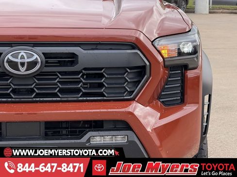 Certified 2025 Toyota Tacoma TRD Off-Road image 4