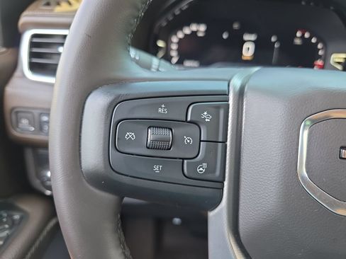 Used 2023 GMC Yukon Denali RWD image 20