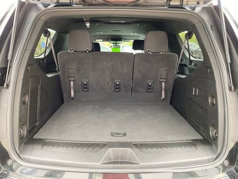 Used 2024 GMC Yukon XL SLE AWD/4WD image 6
