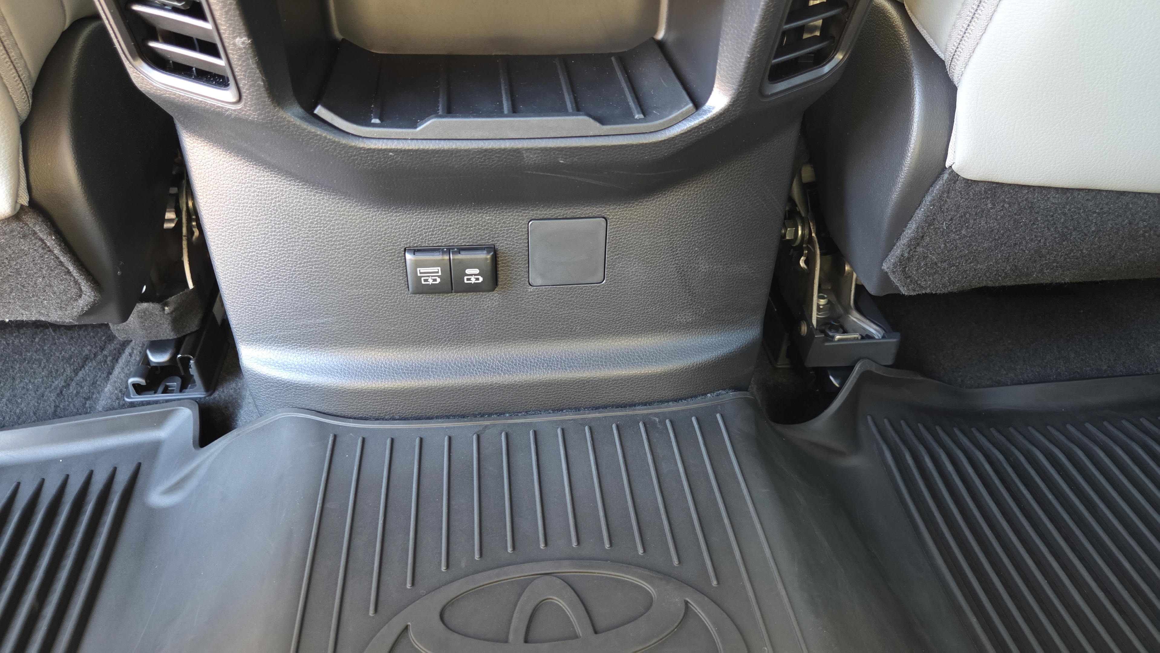 Certified 2026 Toyota Tundra SR5 w/ SR5 Premium Package RWD image 12
