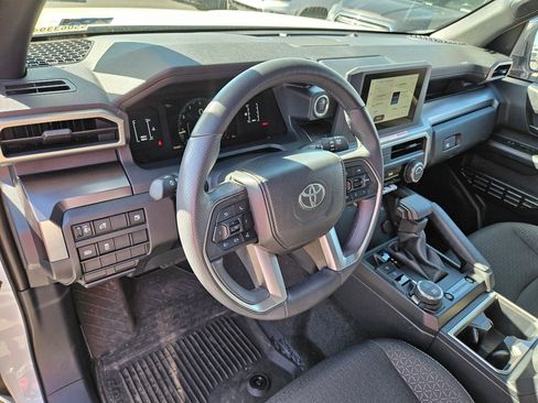 Used 2025 Toyota 4Runner SR5 AWD/4WD image 16