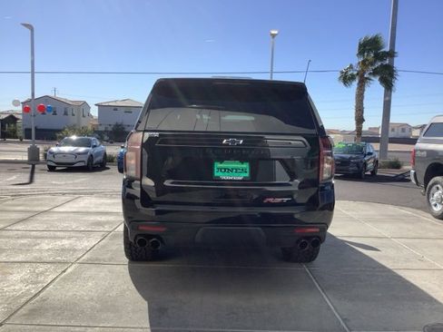 Used 2024 Chevrolet Suburban RST w/ Sport Performance Package image 7