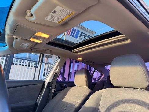 Used 2010 Nissan Altima 2.5 S w/ Premium Audio Pkg FWD image 12