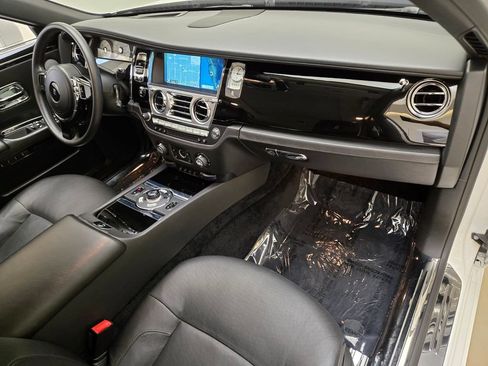 Certified 2012 Rolls-Royce Ghost RWD image 25