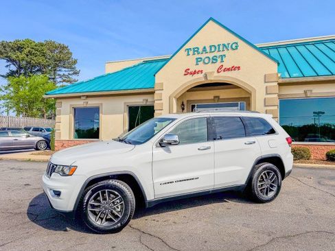 Used 2022 Jeep Grand Cherokee Limited image 23