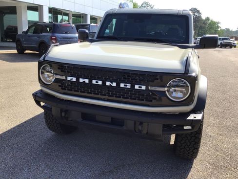 New 2026 Ford Bronco Big Bend w/ Black Diamond Package AWD/4WD image 5
