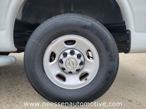 Used 2023 Chevrolet Express 2500 w/ Driver Convenience Package image 26