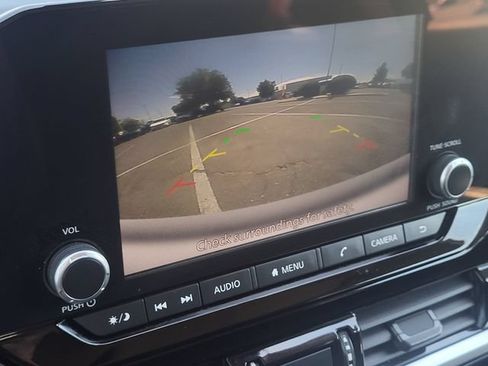 Certified 2024 Nissan Pathfinder SV FWD image 19