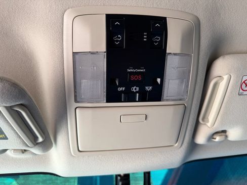 Used 2012 Lexus GX 460 AWD/4WD image 32