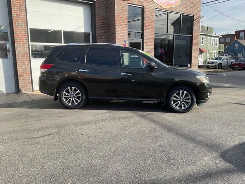 Used 2015 Nissan Pathfinder SV w/ Cargo Package image 6