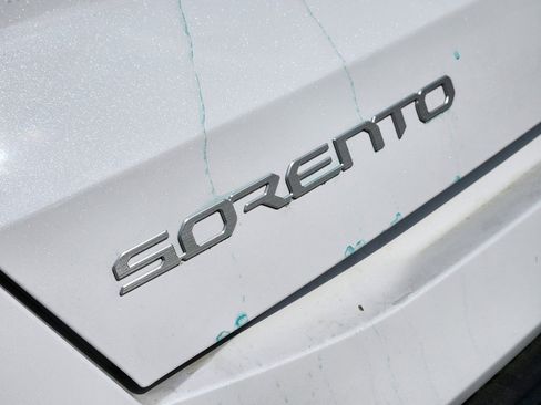 New 2026 Kia Sorento S image 8