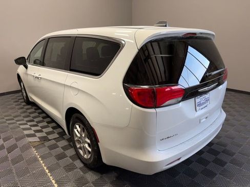 Used 2024 Chrysler Voyager LX image 12