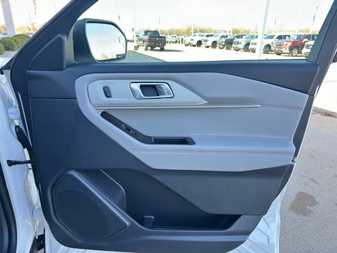 New 2026 Ford Explorer Active image 28