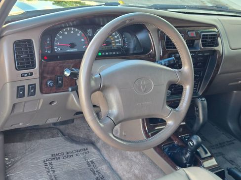 Used 2001 Toyota 4Runner Limited AWD/4WD image 11