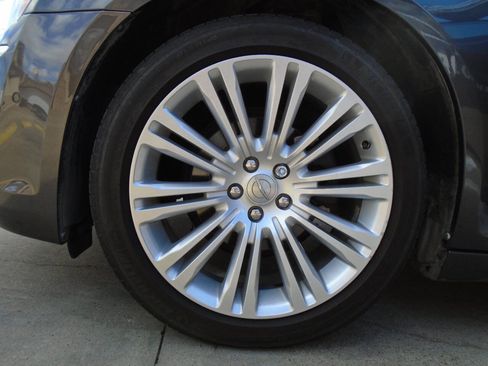 Used 2014 Chrysler 300 C w/ Beats Audio Group image 27