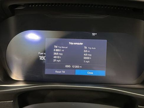 Certified 2026 Volvo XC40 B5 Plus AWD/4WD image 15