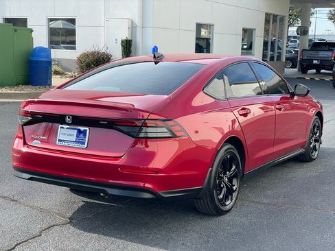 Certified 2025 Honda Accord SE image 6