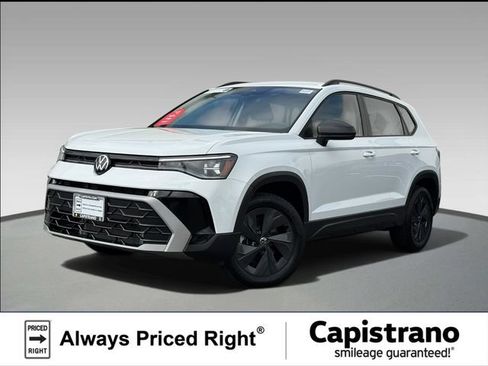 Used 2025 Volkswagen Taos S FWD image 1