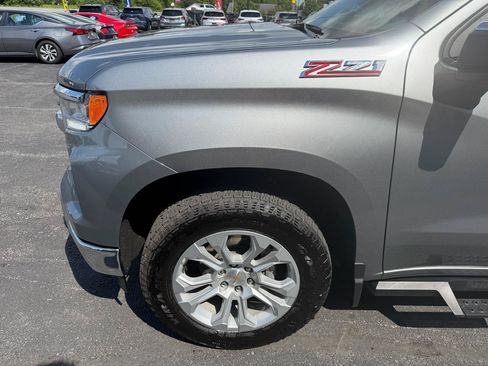 Used 2025 Chevrolet Silverado 1500 LTZ AWD/4WD image 11