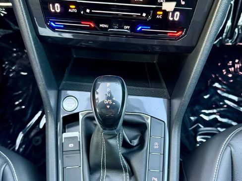 Used 2023 Volkswagen Tiguan SE R-Line FWD image 16