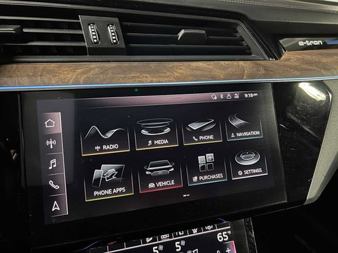Used 2019 Audi e-tron Prestige w/ Prestige Package AWD/4WD image 47