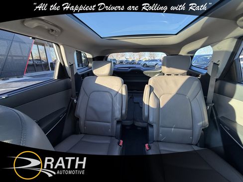 Used 2019 Hyundai Santa Fe XL image 18