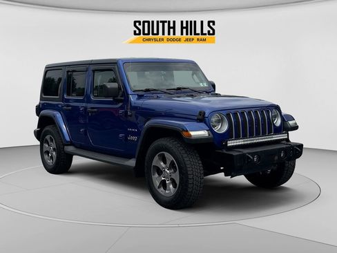 Used 2019 Jeep Wrangler Unlimited Sahara w/ Cold Weather Group AWD/4WD image 7