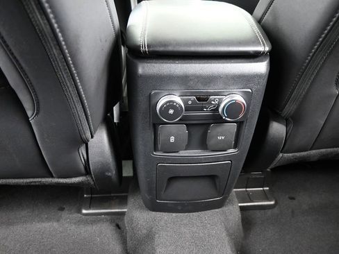 Used 2022 Ford Explorer XLT w/ Equipment Group 202A image 33